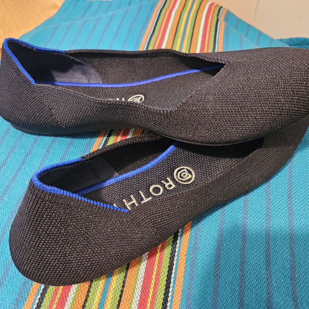 Rothy's black round toe flats 🖤 great condition!